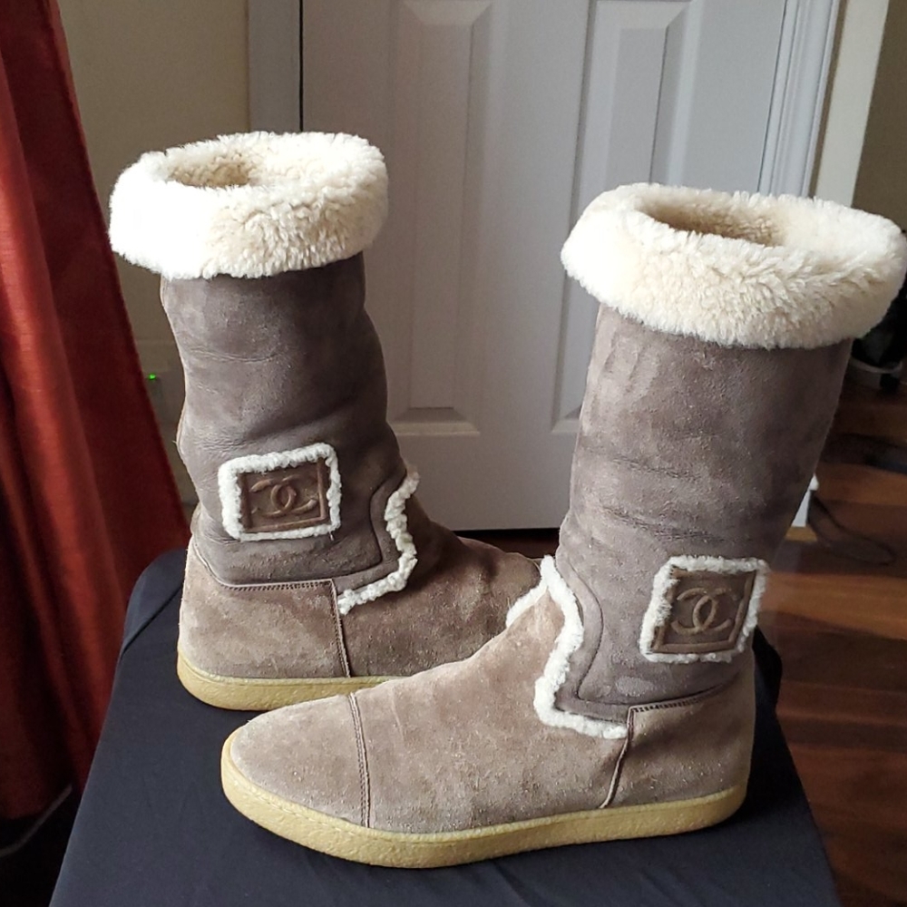 Chanel EU 39 Shearling Suede HUGE CC Logo